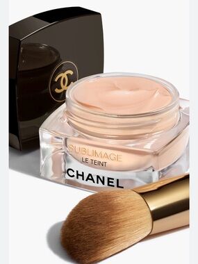 CHANEL Sublimage Le Teint Cream Foundation - 40 Beige